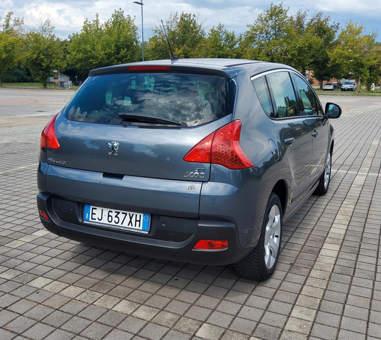 Peugeot 3008 1.6 e-HDi 112CV cambio robotizzato Stop&Start Allure