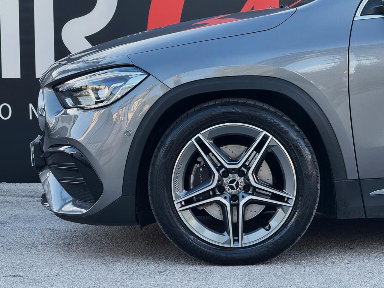 Mercedes-Benz GLA 200 d Premium AMG TETTO PACK LED