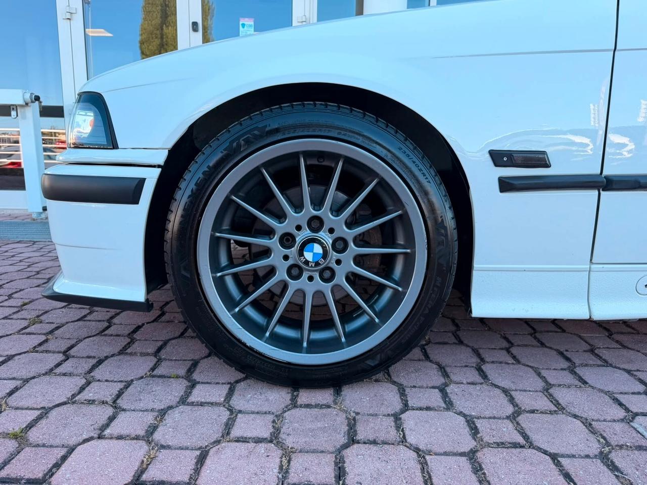 Bmw 320 320i 4 porte