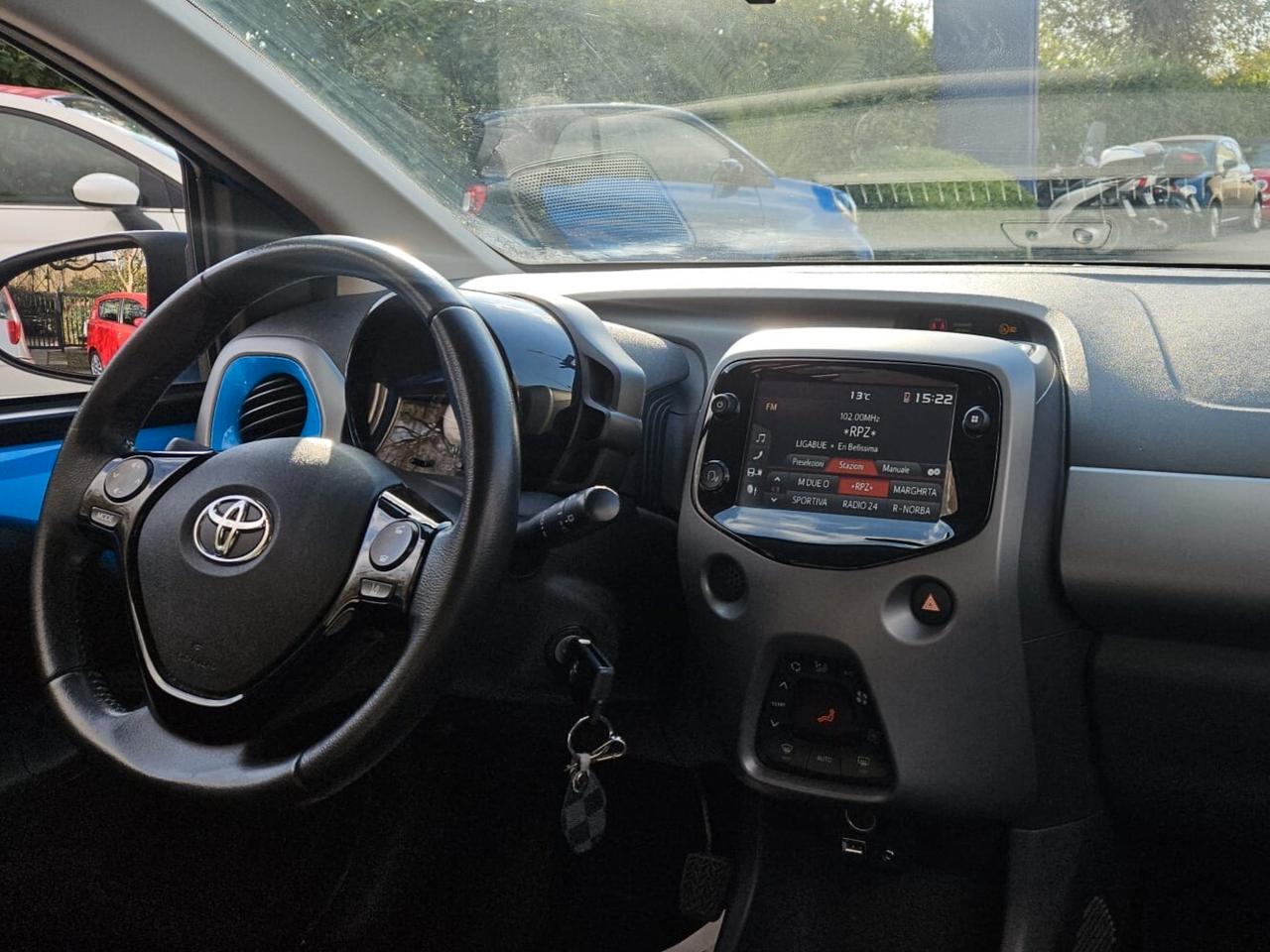 Toyota Aygo 1.0 VVT-i 72 CV 5 porte x-cite AUTOMATICA