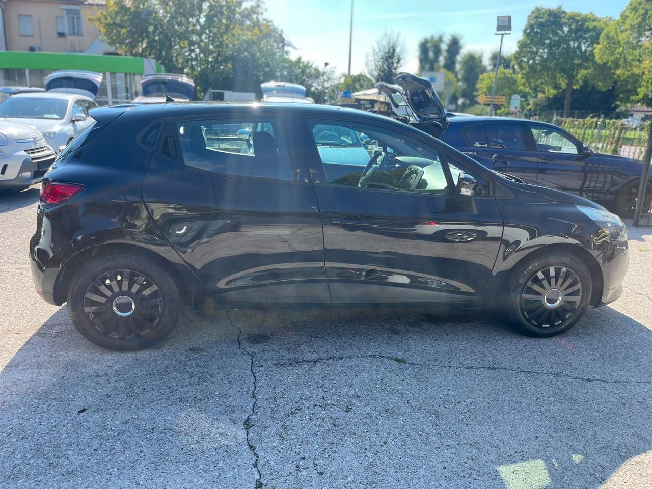 Renault Clio 1.2 75CV Neopatentati