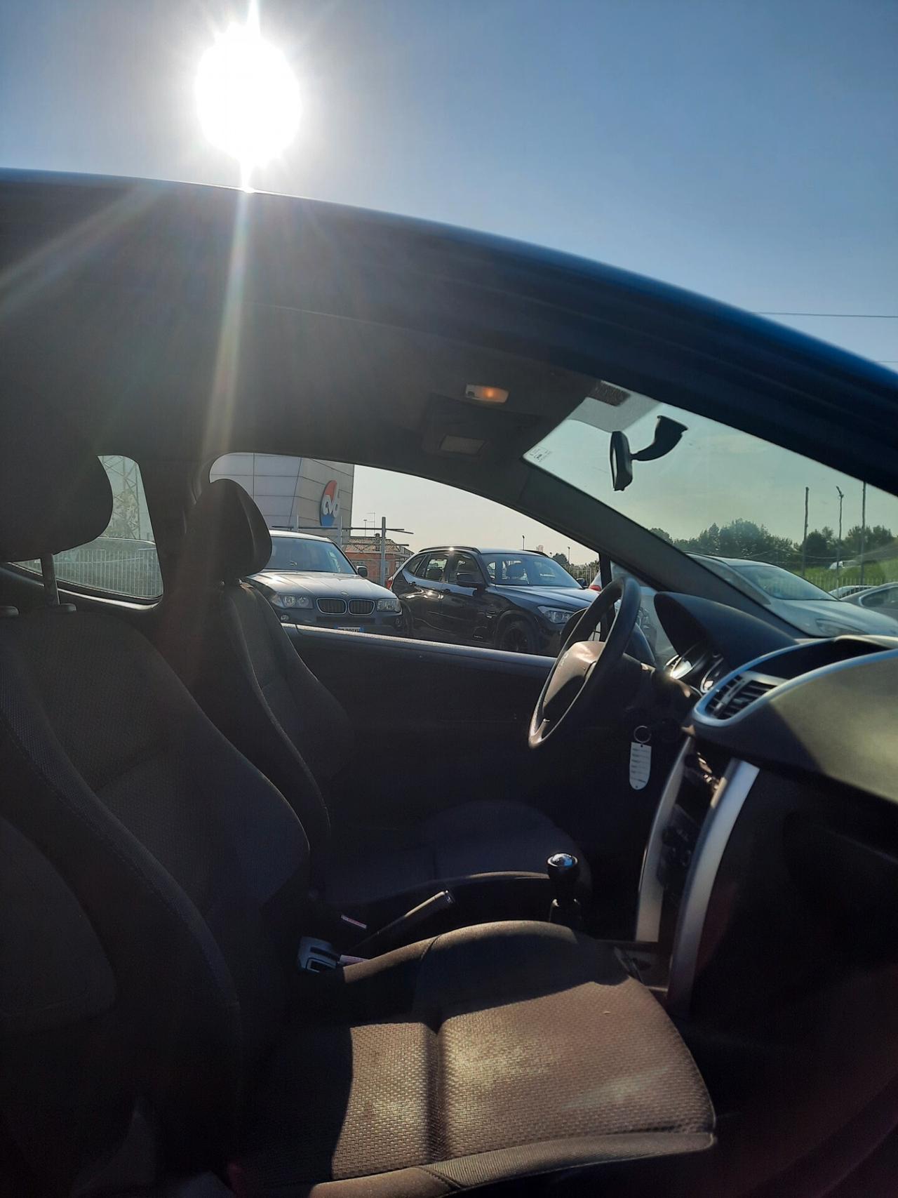 Peugeot 207 1.4 HDi 70CV 3p. OK NEOPATENTATI