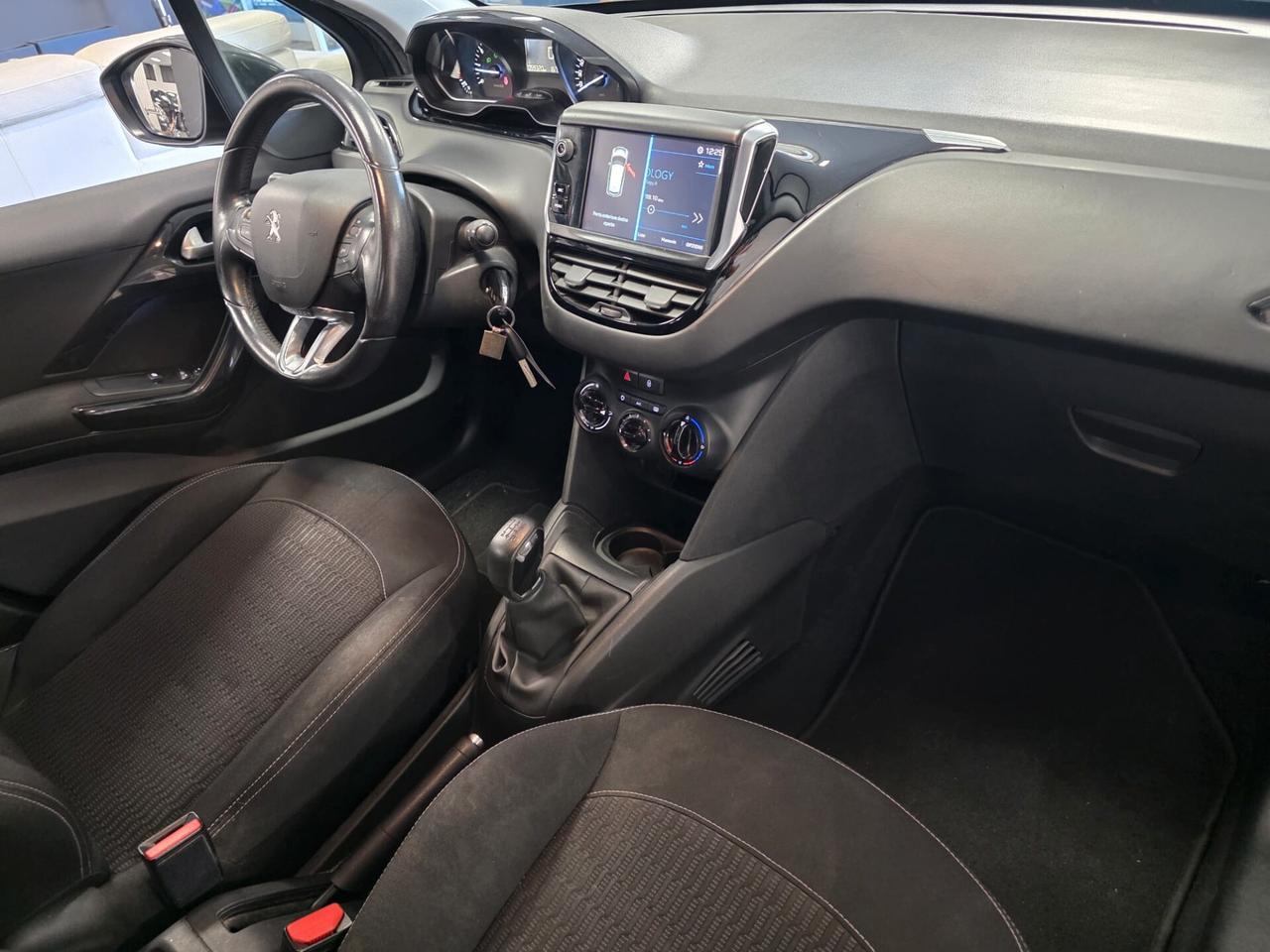 Peugeot 208 PureTech 82 5 porte Allure