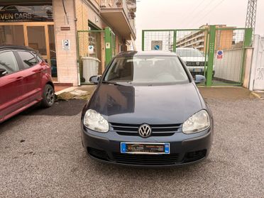Volkswagen Golf 1.6 16V FSI 3p. Sportline