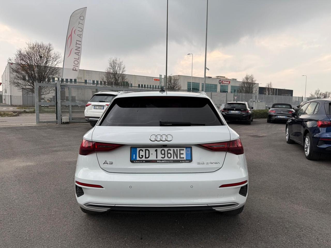 Audi A3 SPB 30 g-tron S tronic line edition