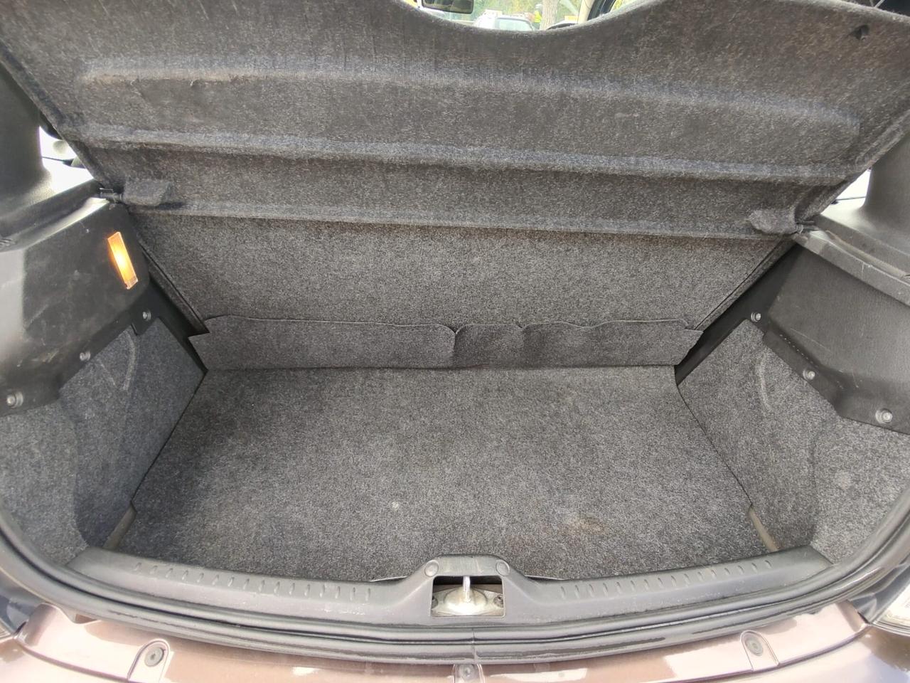Lancia Ypsilon 1.2 69 CV 5 porte GPL Ecochic Platinum, benzina\gpl, OK NEOPATENTATI