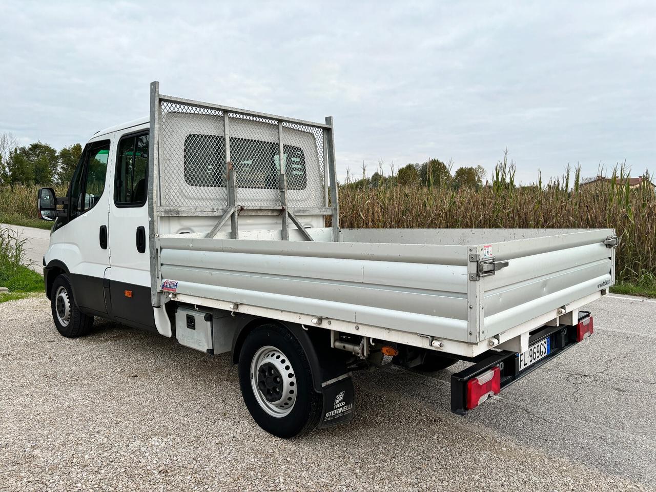 IVECO DAILY DOPPIA CABINA 7 POSTI