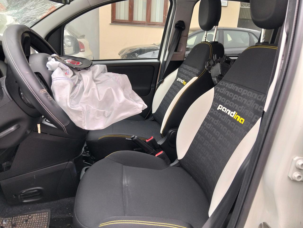 Fiat Pandina 1.0 Hybrid CROSS 2024 SINISTRATA