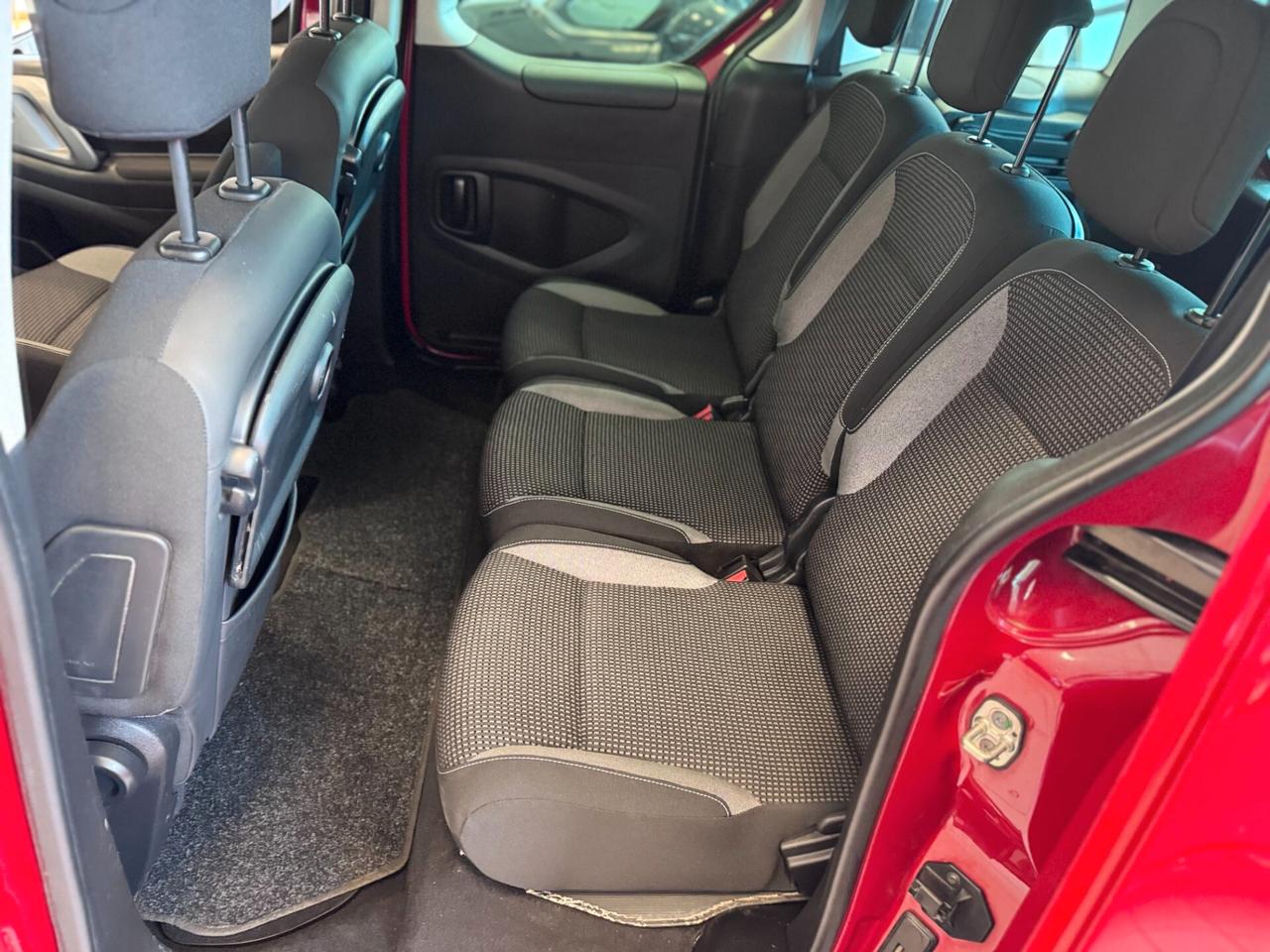 Peugeot Partner Tepee BlueHDi 100 Outdoor