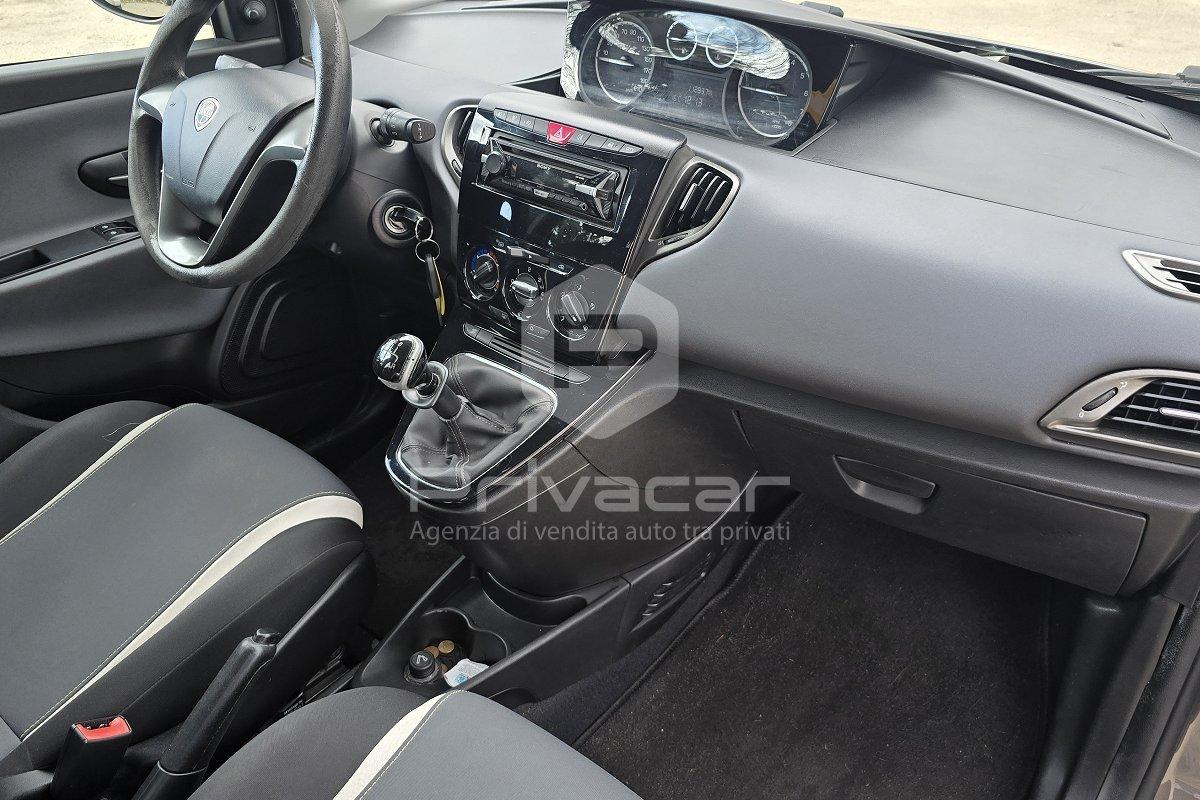 LANCIA Ypsilon 1.2 69 CV 5 porte Silver