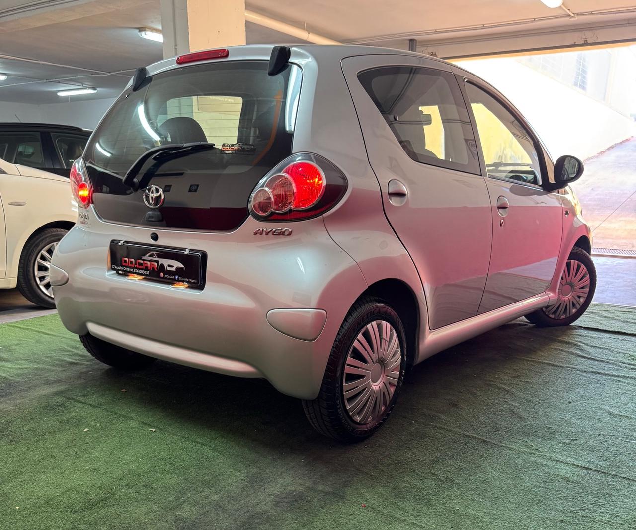 Toyota Aygo 1.0 12V VVT-i 5 porte Sol