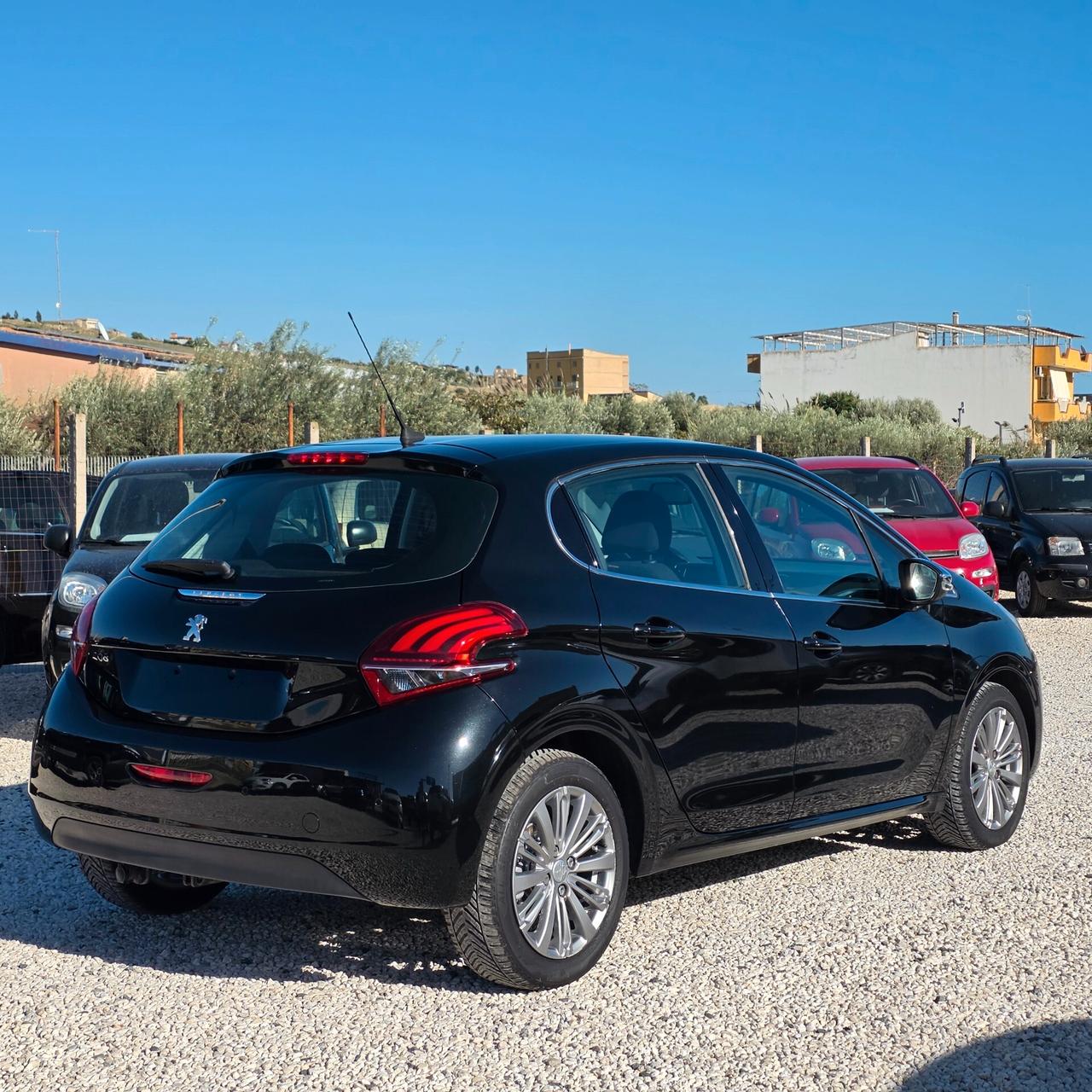 Peugeot 208 1.2 TURBO 110CV ALLURE