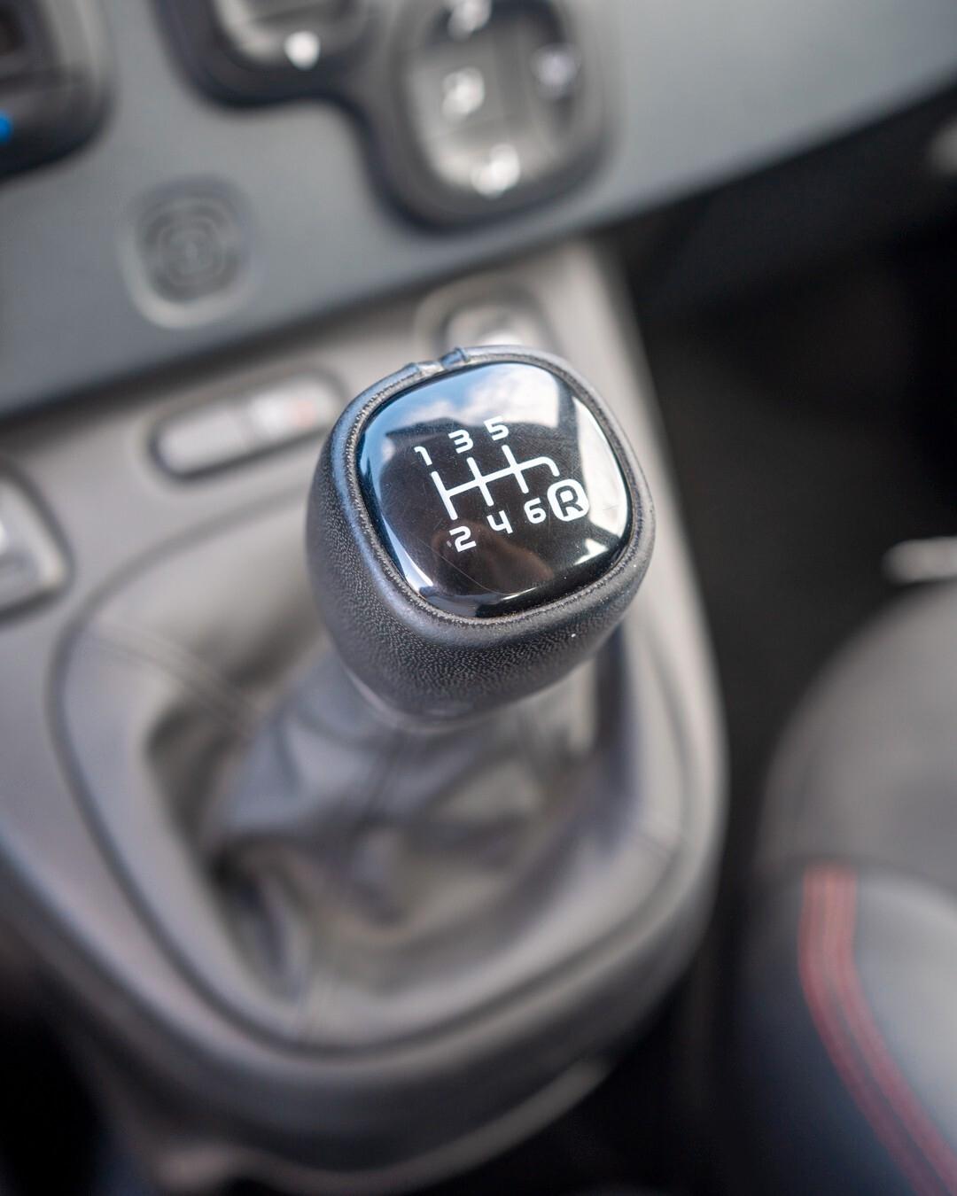 Fiat Panda 1.0 Hybrid Cross Red