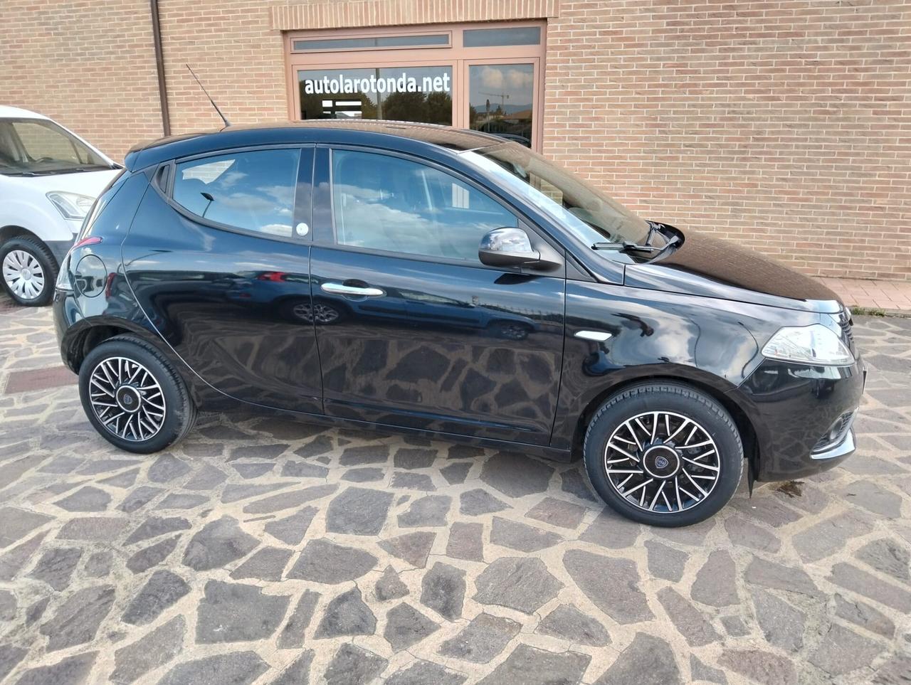 Lancia Ypsilon 1.2 69 CV 5 porte GPL Ecochic Gold