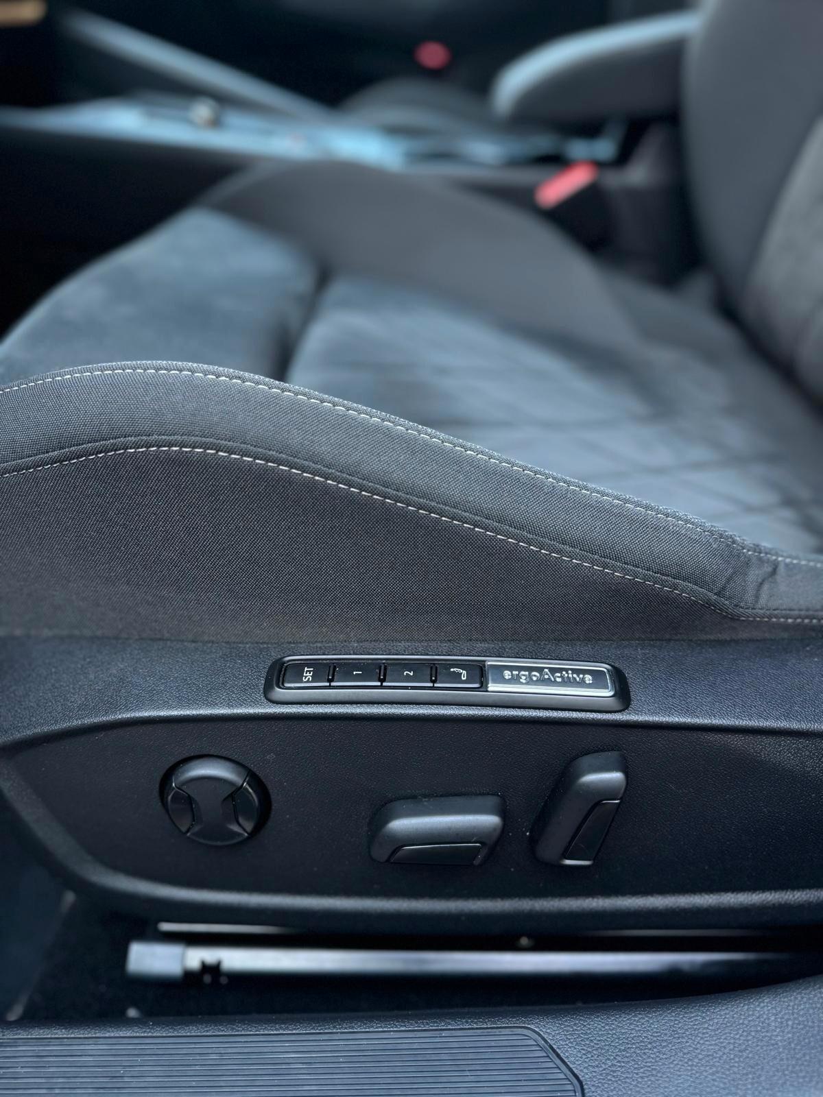 Volkswagen Golf 2.0 TDI SCR Style