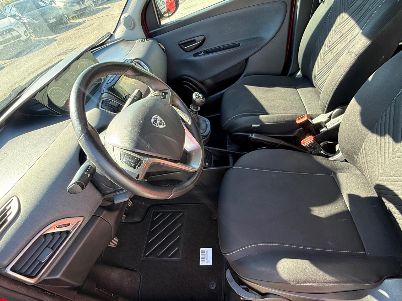 Lancia Ypsilon 1.0 FireFly 5 porte S&S Hybrid Ecochic Gold