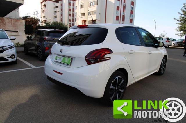 PEUGEOT 208 1° serie PureTech 82 Stop&Start 5 porte Signature