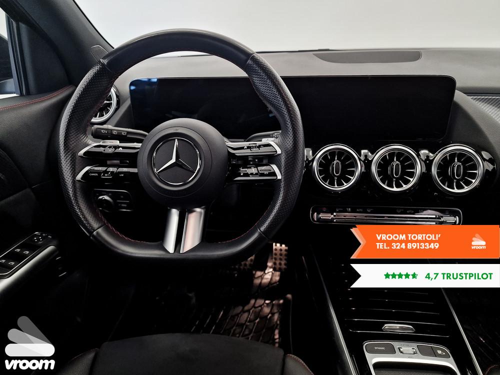 MERCEDES GLA (H247) GLA 200 d Automati...