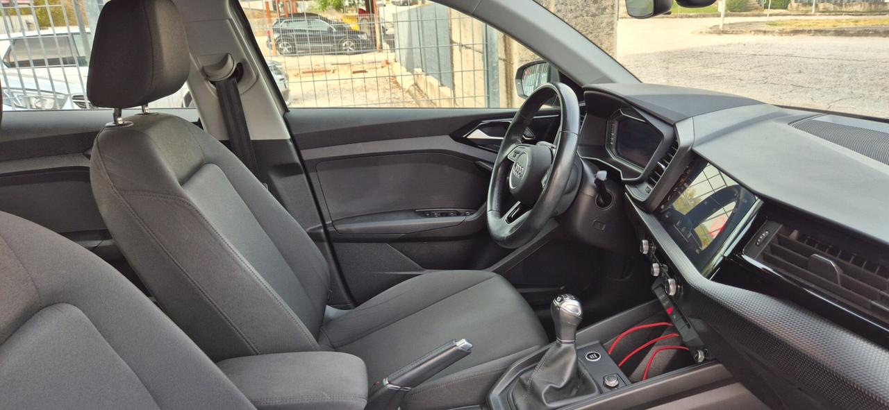 Audi A1 allstreet 30 TFSI Identity Contrast 110CV NEOPATENTATI