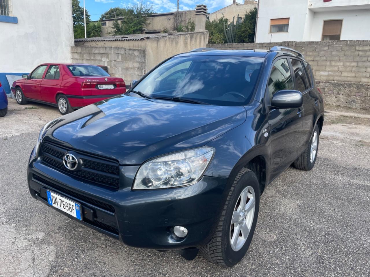 Toyota RAV4 2.2 D-4D 136 CV gancio traino