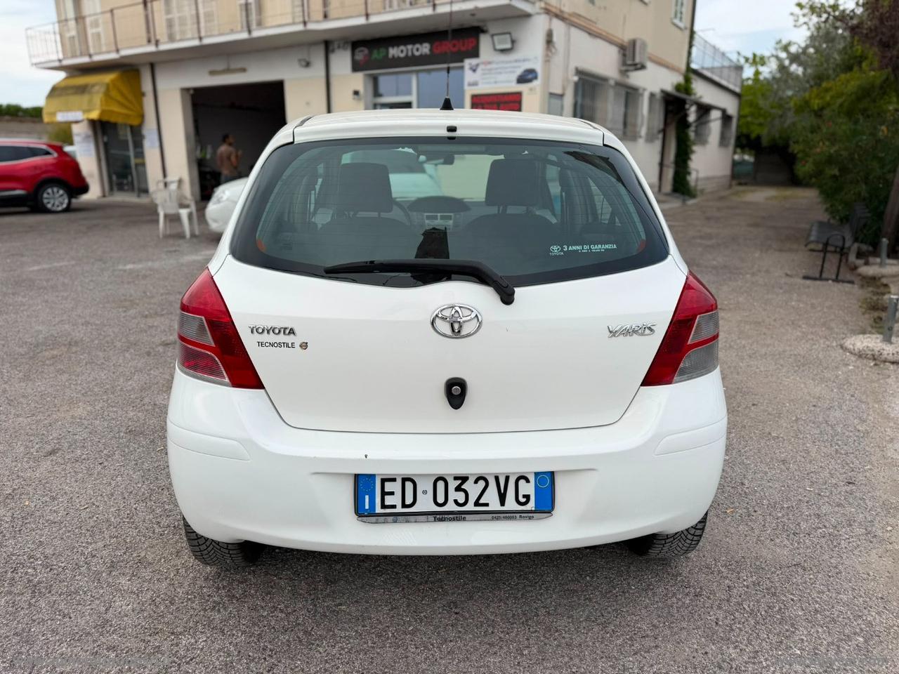 TOYOTA Yaris 1.0 5p. Sol