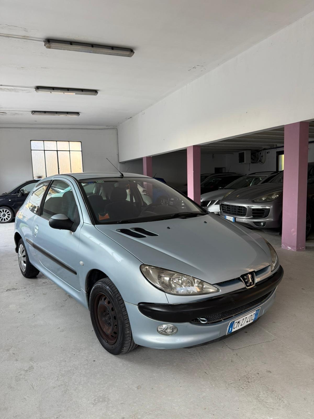 Peugeot 206 1.1 5p. XT