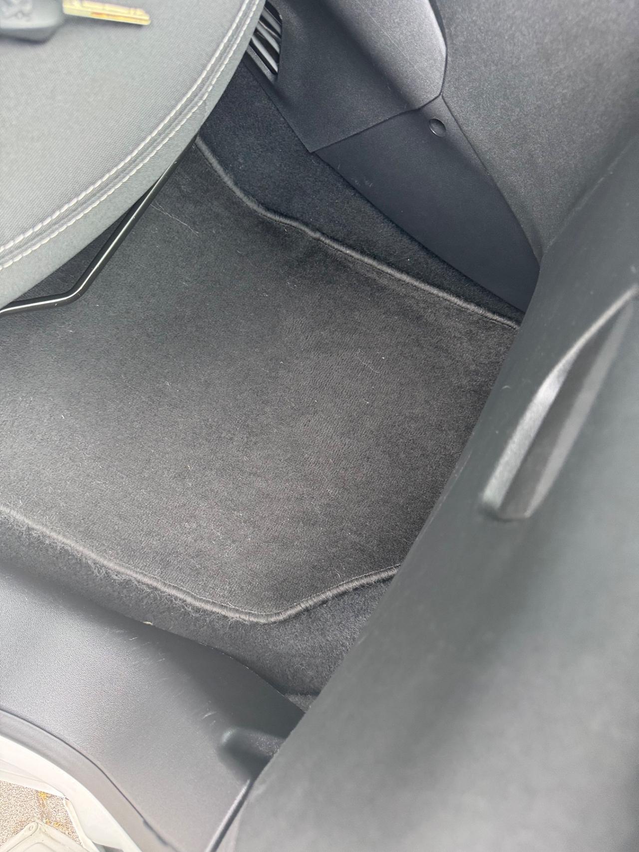 Peugeot 208 PureTech 82 5 porte neopatentati