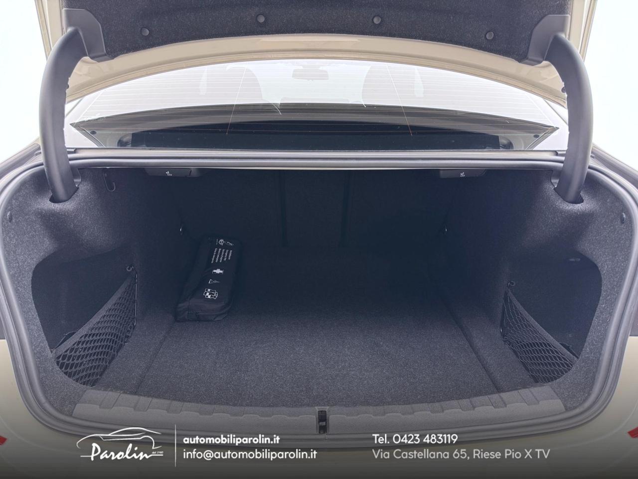 BMW Serie 3 Berlina 318d 48V Msport auto LED-CarPlay-Telecamera