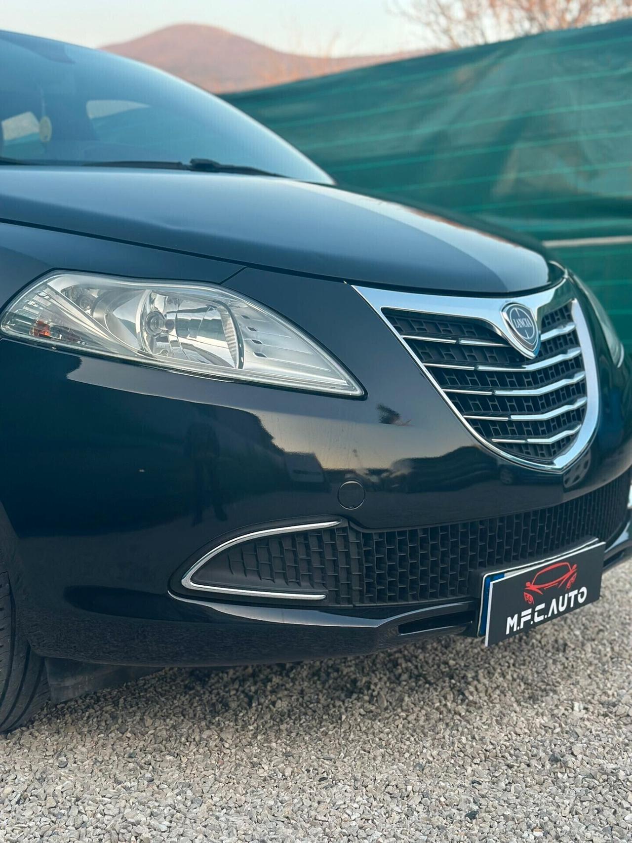 Lancia Ypsilon 1.2 69 - CV Platinum -