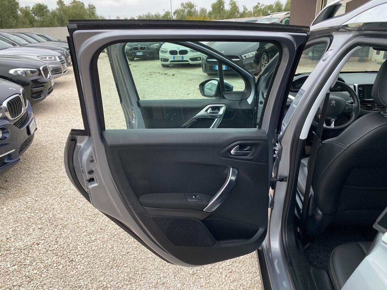 Peugeot 2008 1.6 e-HDi 92 CV Stop&Start Allure UNICO PROPRIETARIO NEOPATENTATI