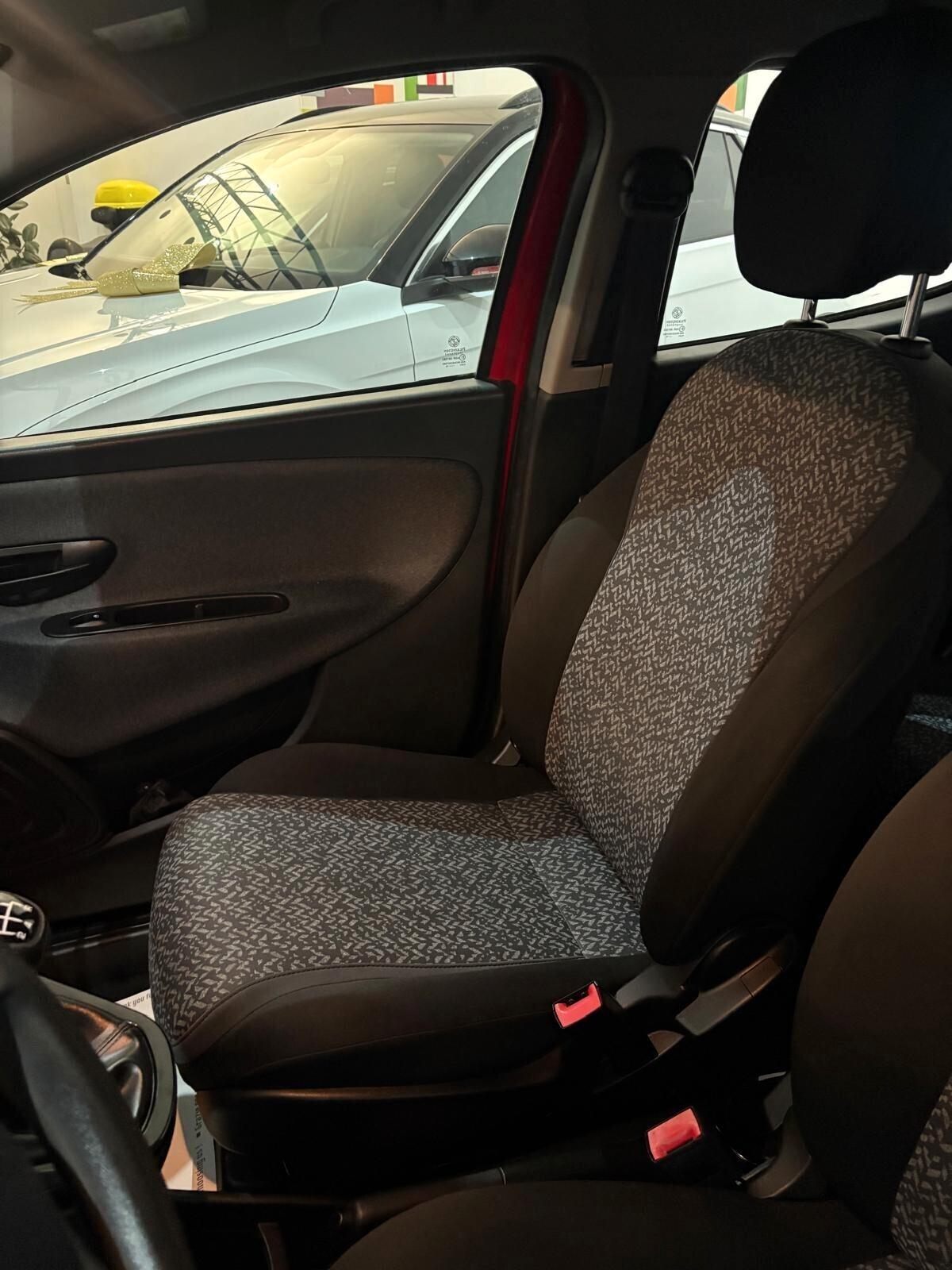 Lancia Ypsilon 1.2 69 CV 5 porte GPL Ecochic Gold