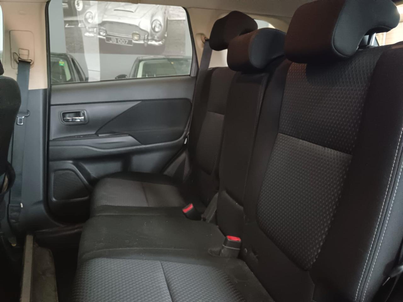 Mitsubishi Outlander 7 posti 4x4 Diesel Automatica