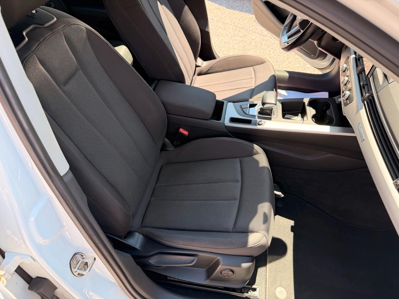 Audi A4 allroad Quattro 40 2.0 tdi mhev Business 204cv s-tronic