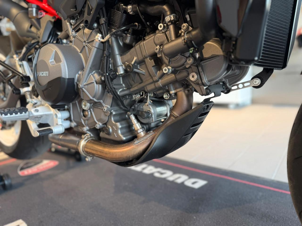 Ducati Hypermotard SP MY 2026 FULL TERMIGNONI KM0