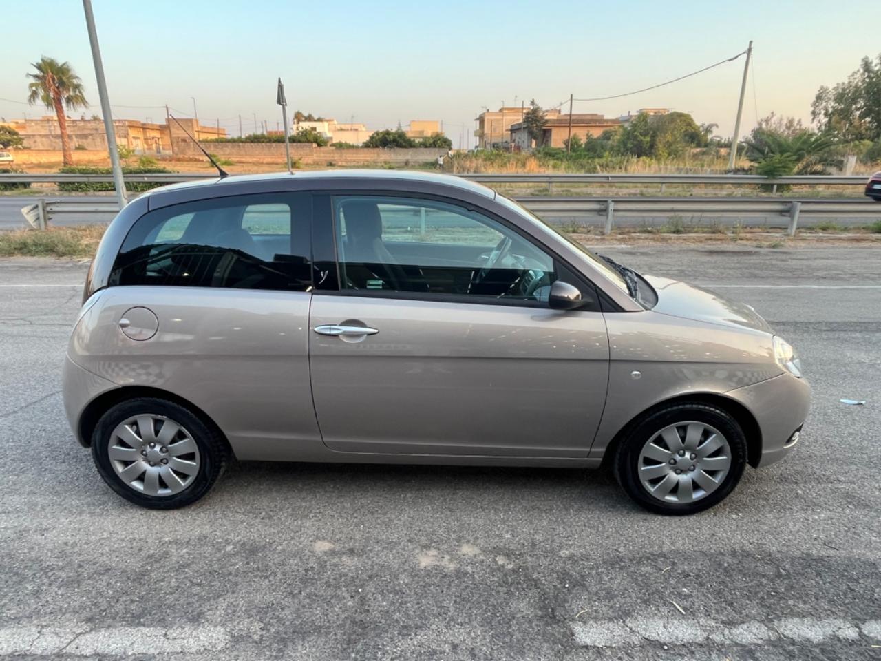 Lancia Ypsilon 1.2 Oro Unipro2009
