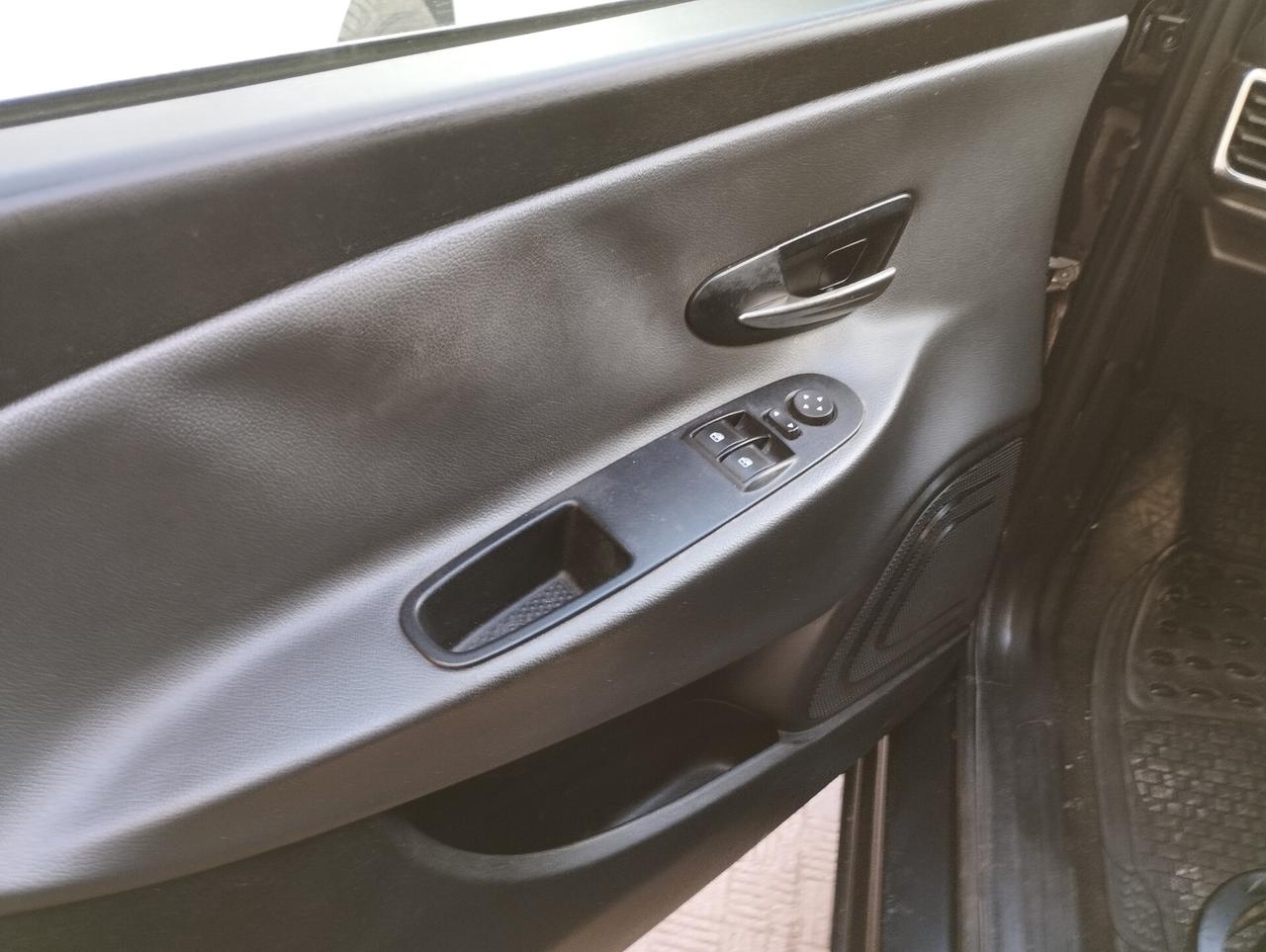 Lancia Ypsilon 1.2 69 CV 5 porte