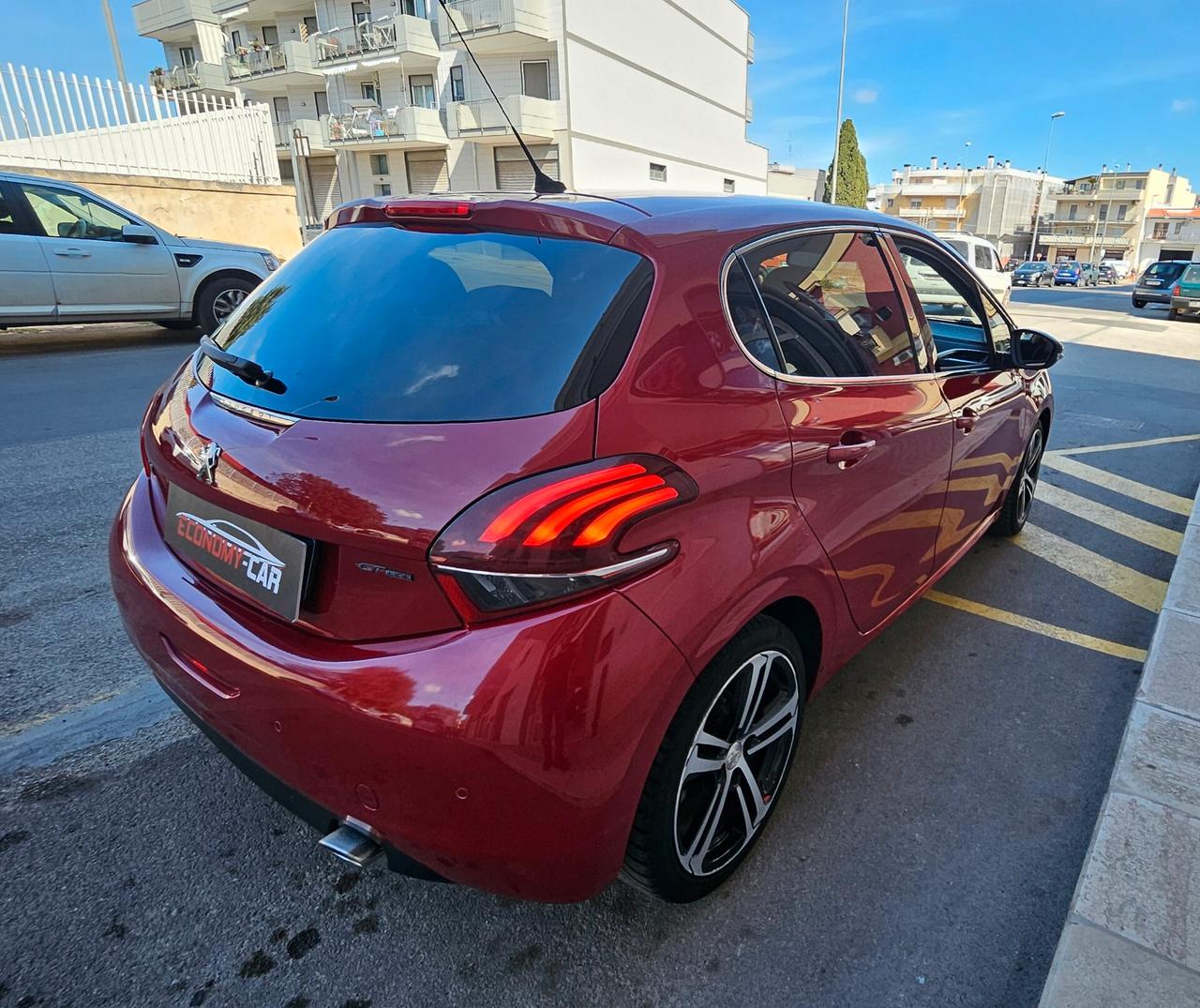 Peugeot 208 BlueHDi 100 5 porte GT Line