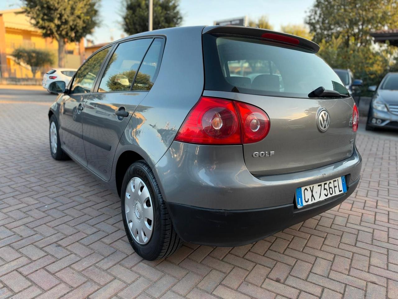 Volkswagen Golf 1.9 TDI 5p. Sportline