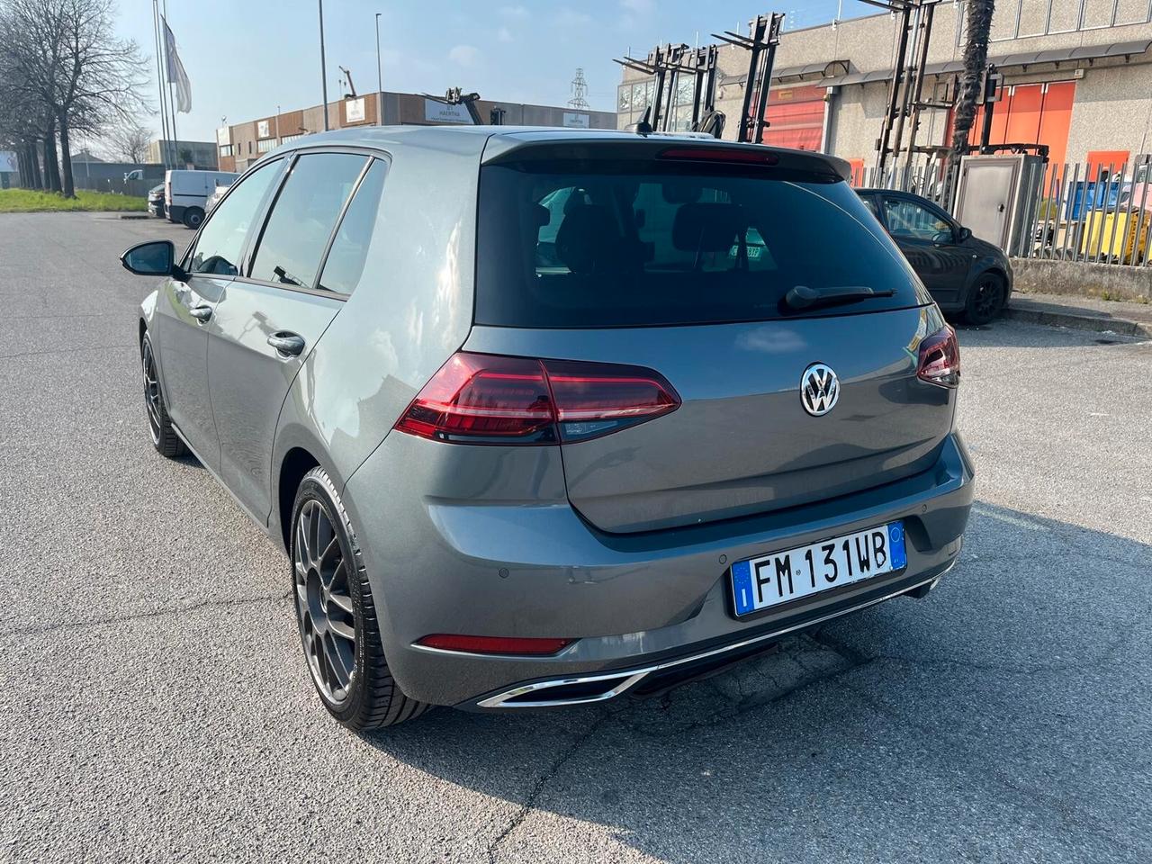 Volkswagen Golf 2.0 TDI DSG 5p. Highline