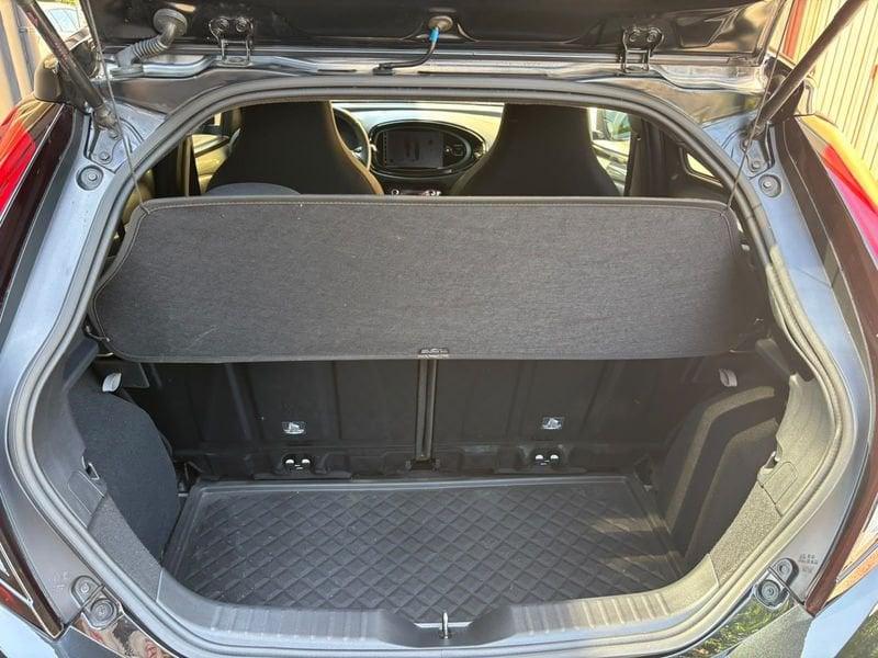 Toyota Aygo X 1.0B (72 CV) Lounge S-CVT