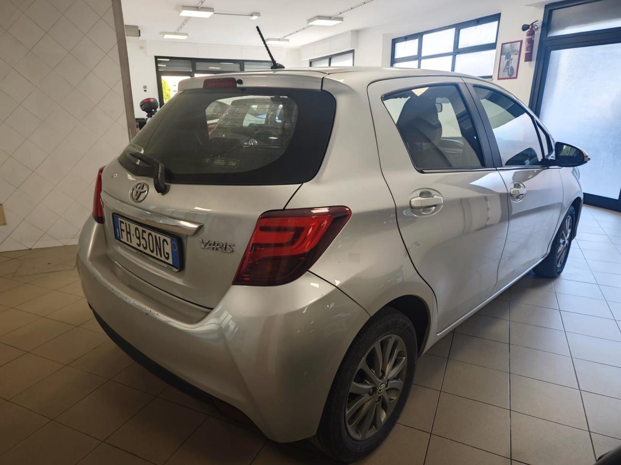 Toyota Yaris 1.5 5 porte Lounge
