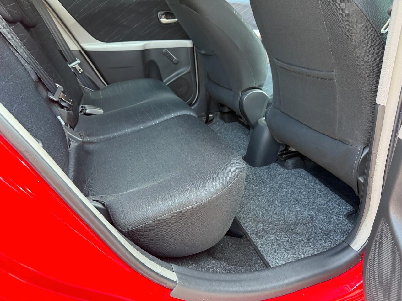 Toyota Yaris 1.3 5 porte Sol 86cv SOLO 17.400 KM