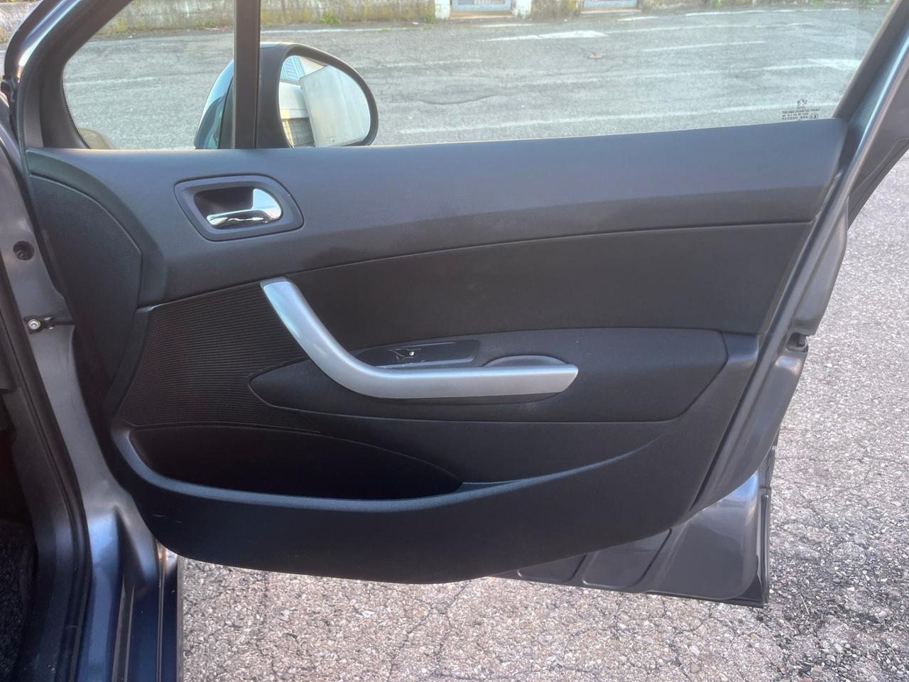 Peugeot 308 1.6hdi 2012 152.000km perfetta per neopatentati