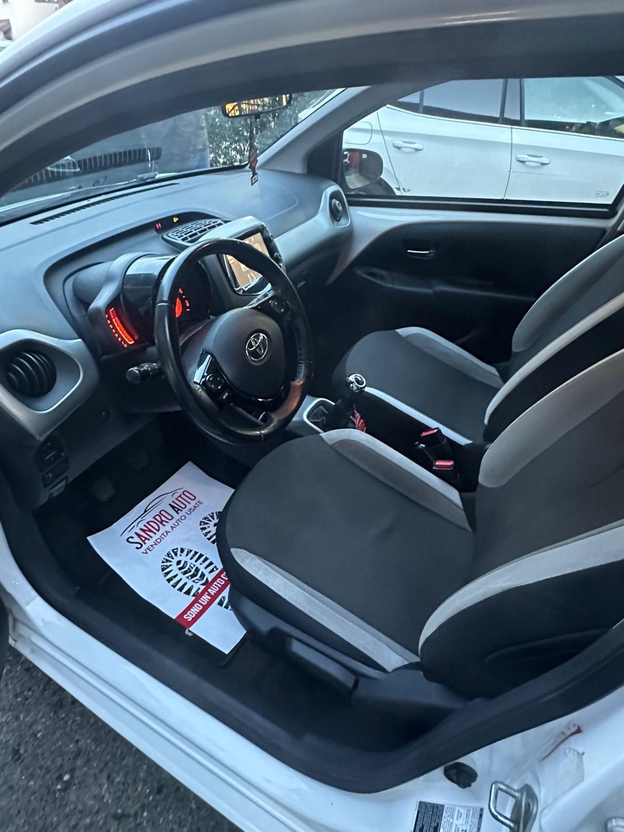 Toyota Aygo 1.0 VVT-i 69 CV 5 porte x-play