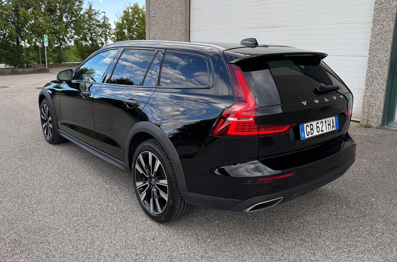 Volvo V60 Cross Country D4 AWD Geartronic Business Plus