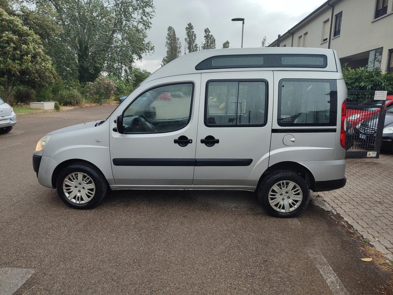 FIAT DOBLO 1.4BENZINA CON PEDANA DISABILI POCHI KM