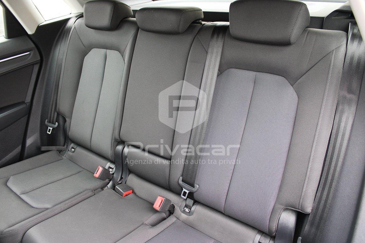 AUDI Q3 35 TDI S tronic Business