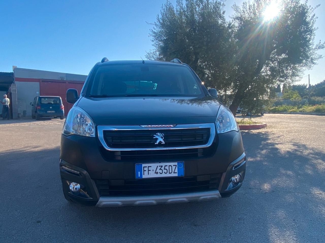 Peugeot Partner Tepee BlueHDi 100 Outdoor