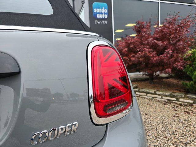 MINI Mini 1.5 Cooper Essential Cabrio