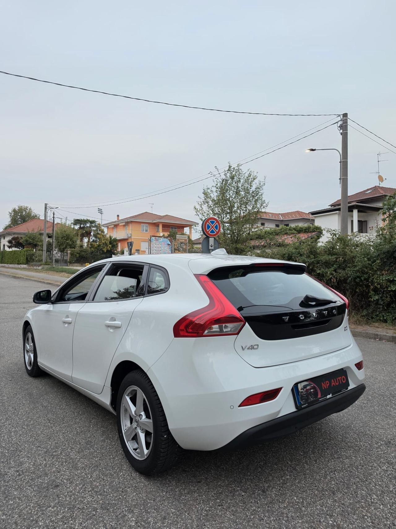 Volvo V40 D2 inscription